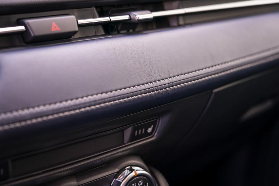 Детали интерьера Mazda2 (DJ) 2020 года  (WW) (фото 80 из 103)
